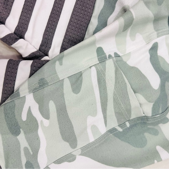 Bombshell Sportswear Pocket Thigh-High Leggings in Gray/Green Camo - Picture 8 of 9